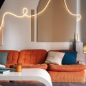 20 metros de neón LED direto 220V com abertura de 270º regulável e para uso exterior.
