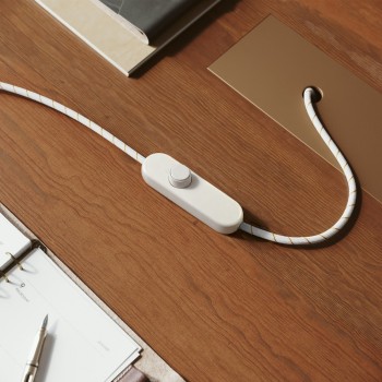 Regulador universal com comando rotativo para lâmpadas de mesa LED e incandescentes