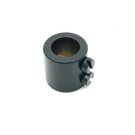 Prisioneiro para tubo de 10mm com parafuso duplo na cor preta.
