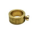 Prisioneiro metálico banhado a latão com parafuso para tubo de 10mm.