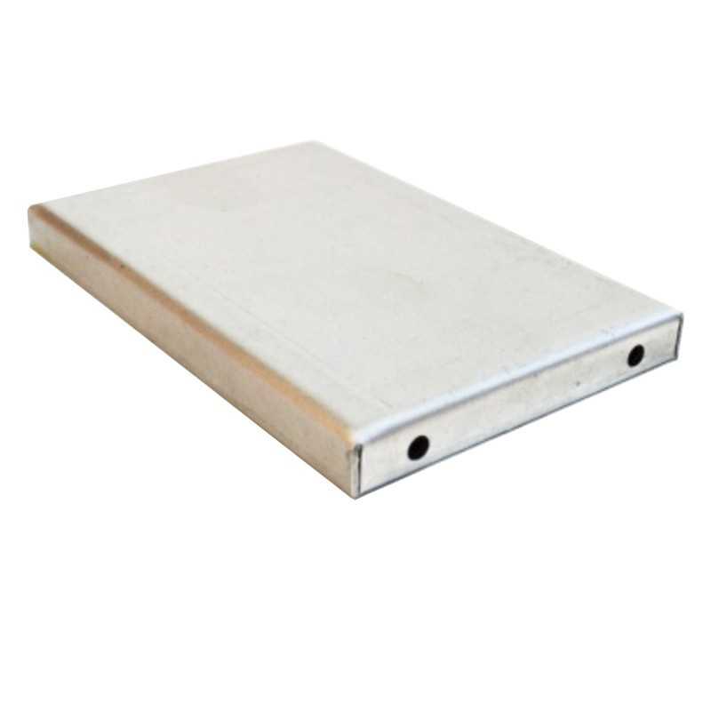 Suporte de metal em ferro bruto com 140mm de comprimento x 90mm de largura.