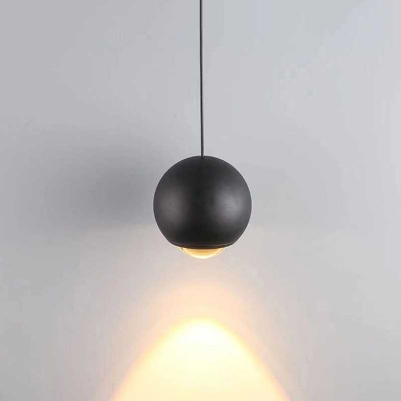 Campainha de estilo industrial em forma de bola preta e dourada de 120mm.