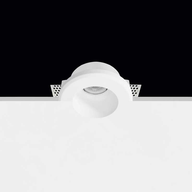 Foco de gesso GU10 com 70 mm de diâmetro e 112 mm de altura.