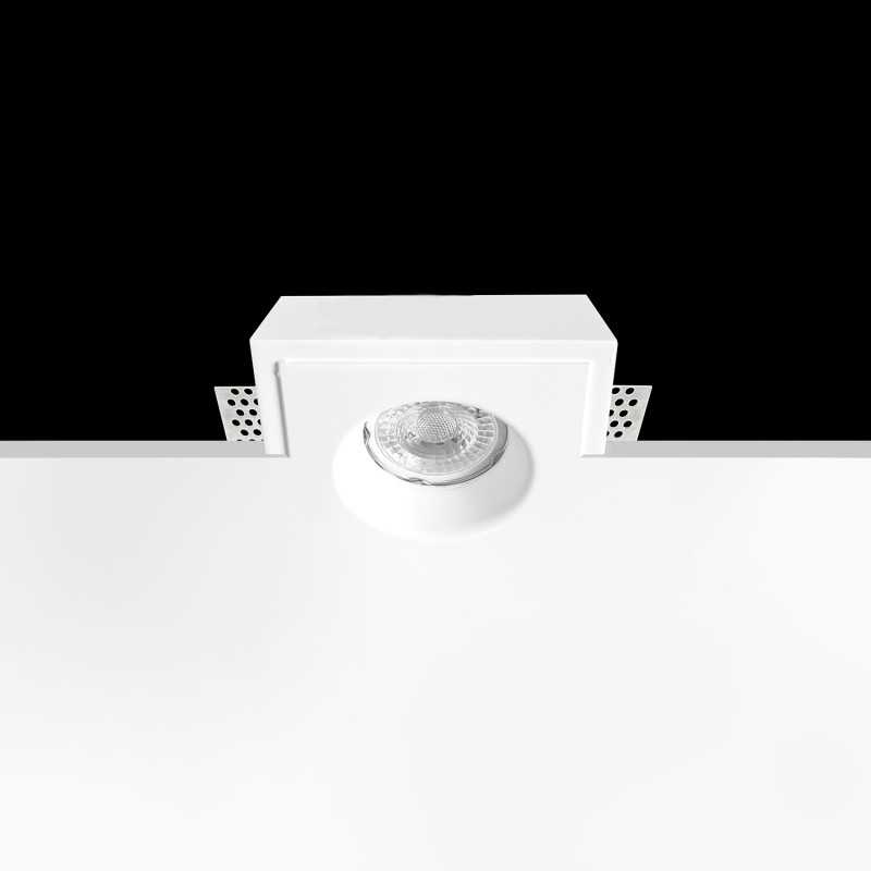 Foco de gesso GU10 com 65 mm de diâmetro e 80 mm de altura.