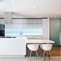 Foco de gesso GU10 com 110 mm de diâmetro e 118 mm de altura.