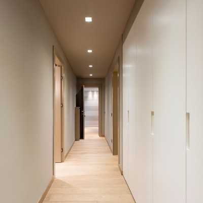 Foco de gesso GU10 com 75mm de diâmetro e 110mm de altura.